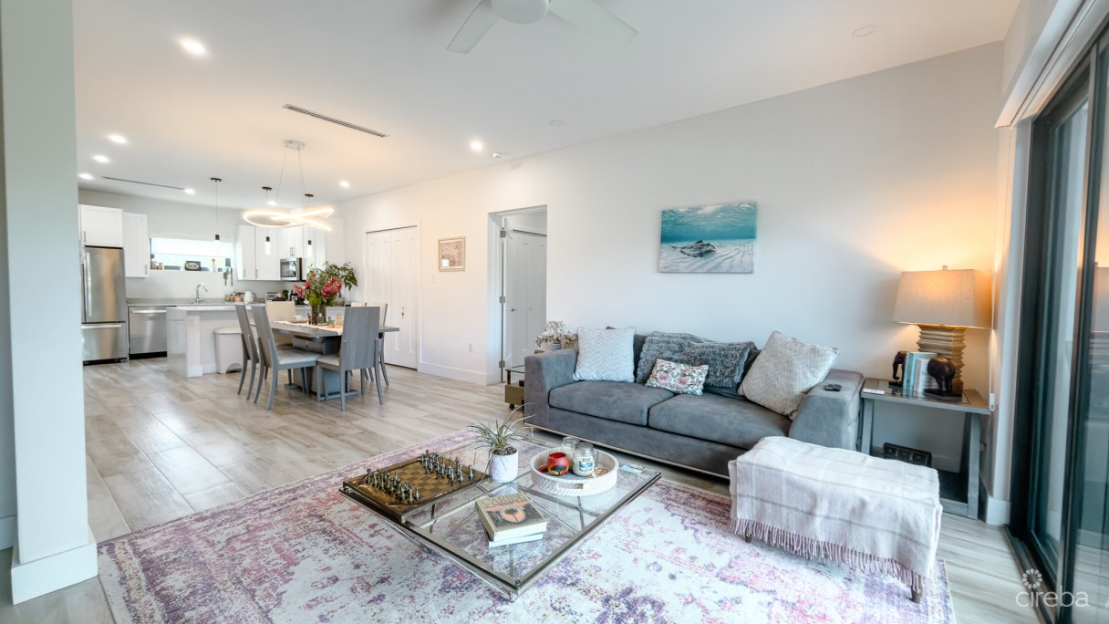 The Lagoons 3 Bed Waterfront Townhouse - Image 6