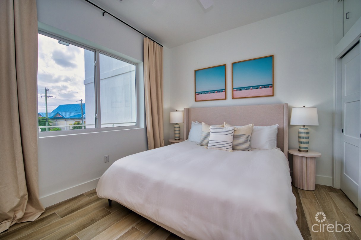 Sunset Point #17 - Air B N B 5 Star Rated Top Performer - Image 9