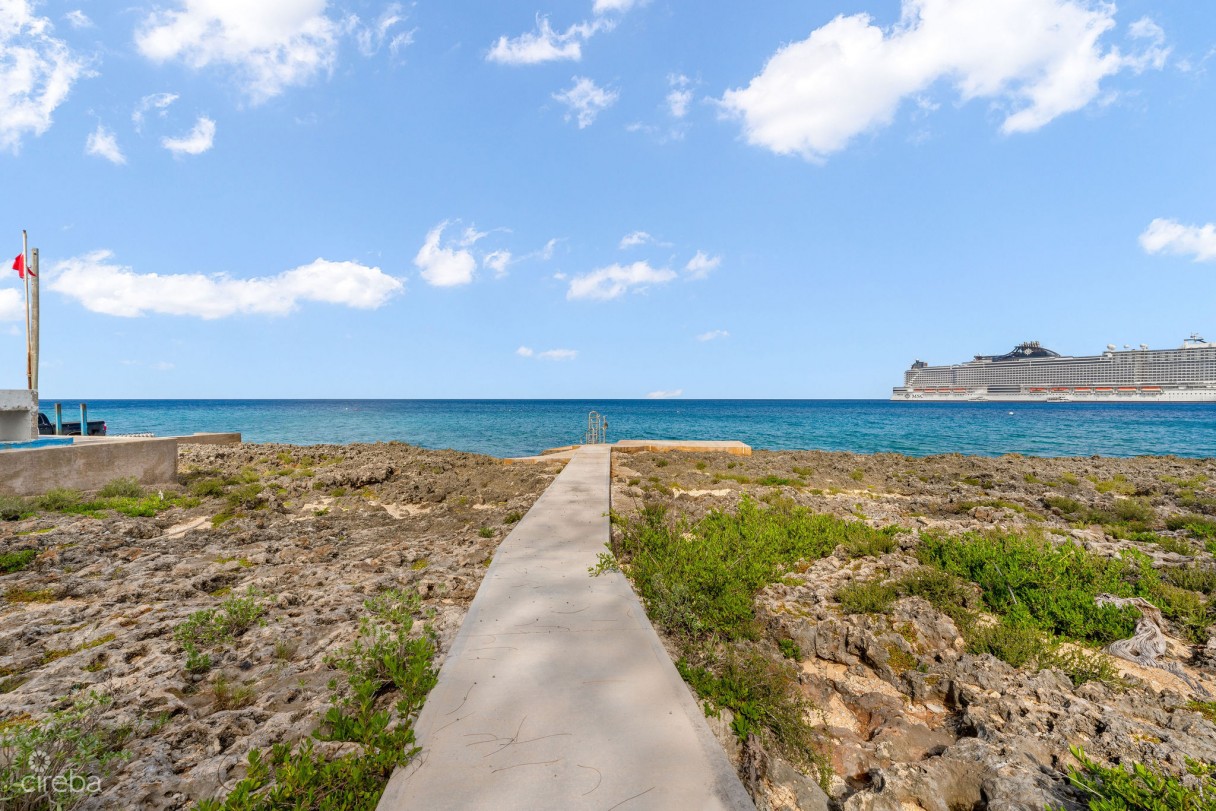 Rare 0.9 Acres Oceanfront Parcel On George Town Waterfront - Image 5