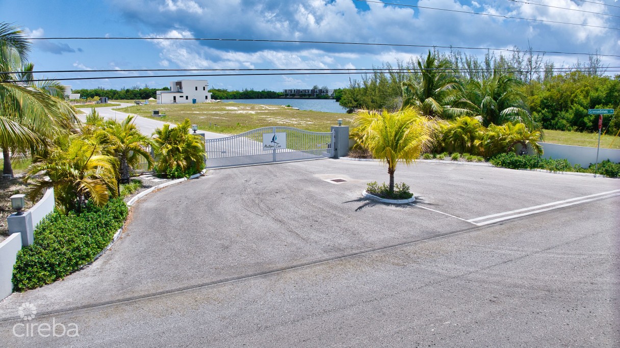 Mustique Cove Lot With Dock In A Private Gated Community - Image 1