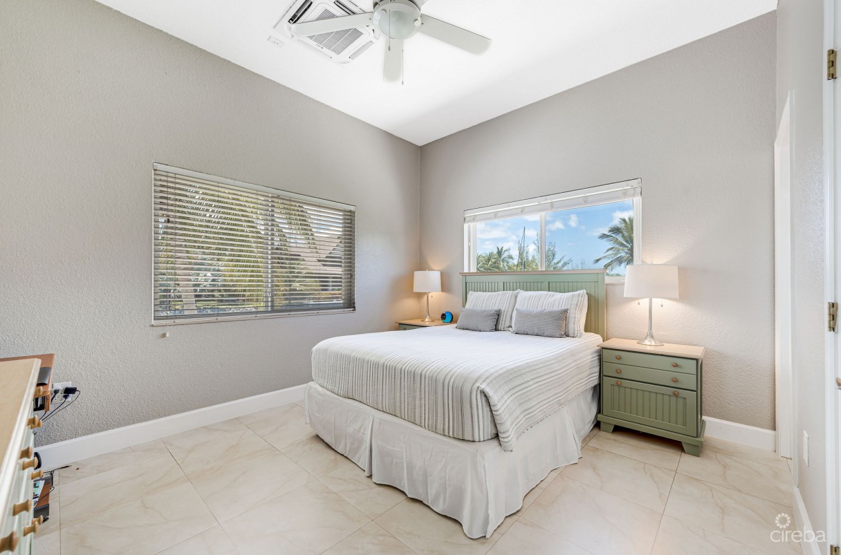 Waterfront Living Redefined - Image 9