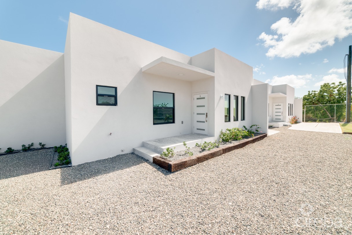 Hyre View - 3 Bed, 2 Bath Duplex - Image 1