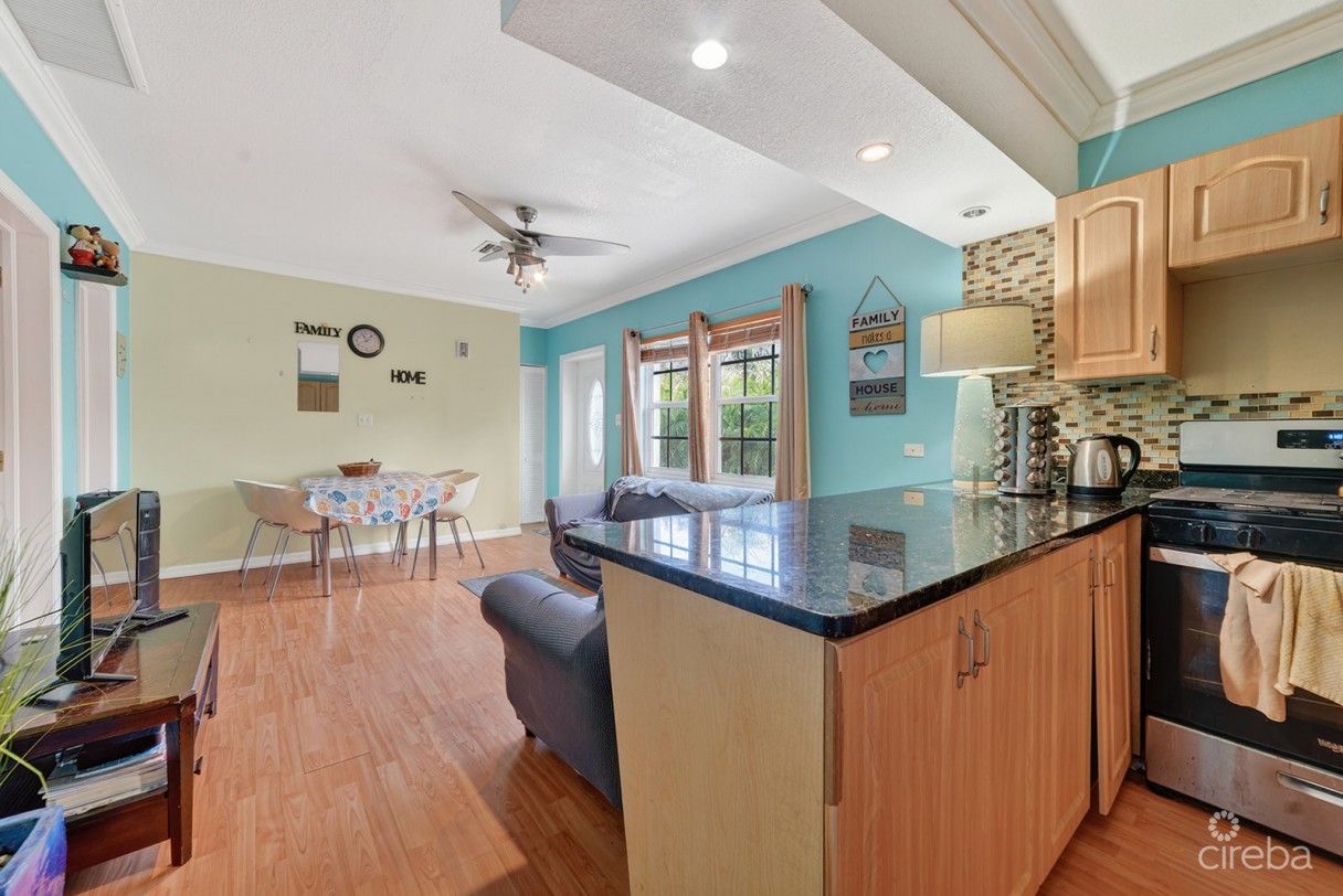 Bennett Villas 2 Bedroom Condo - Image 2
