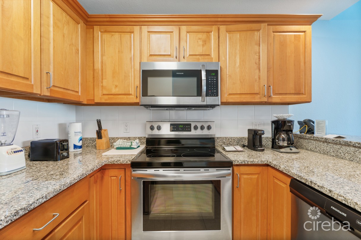 Castaway Cove Beachfront - 2 Bed, 2 Bath, A And B Lock Off Unit - Image 3