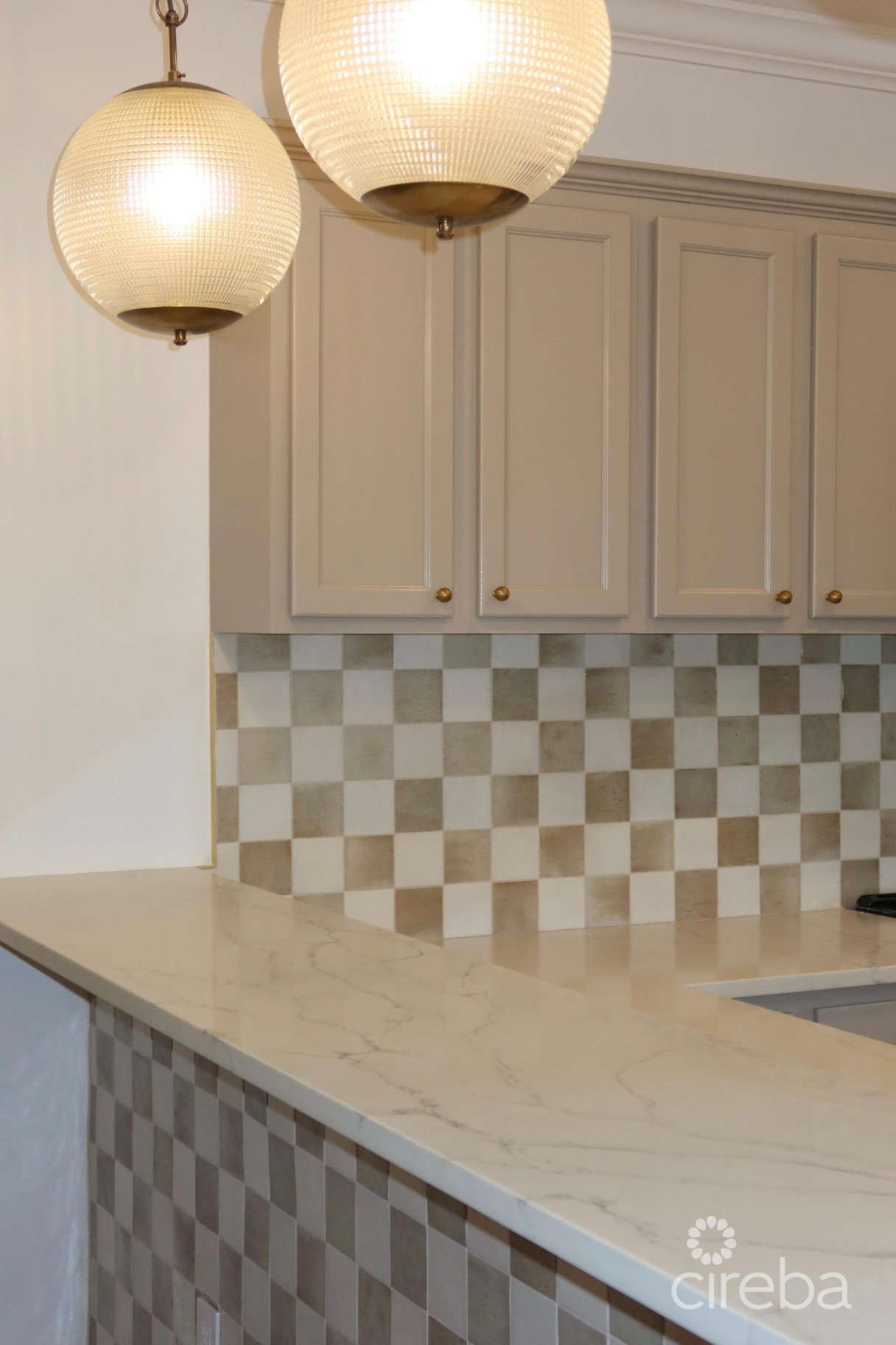 Beautifully Renovated Unit In Walkers South - Image 5