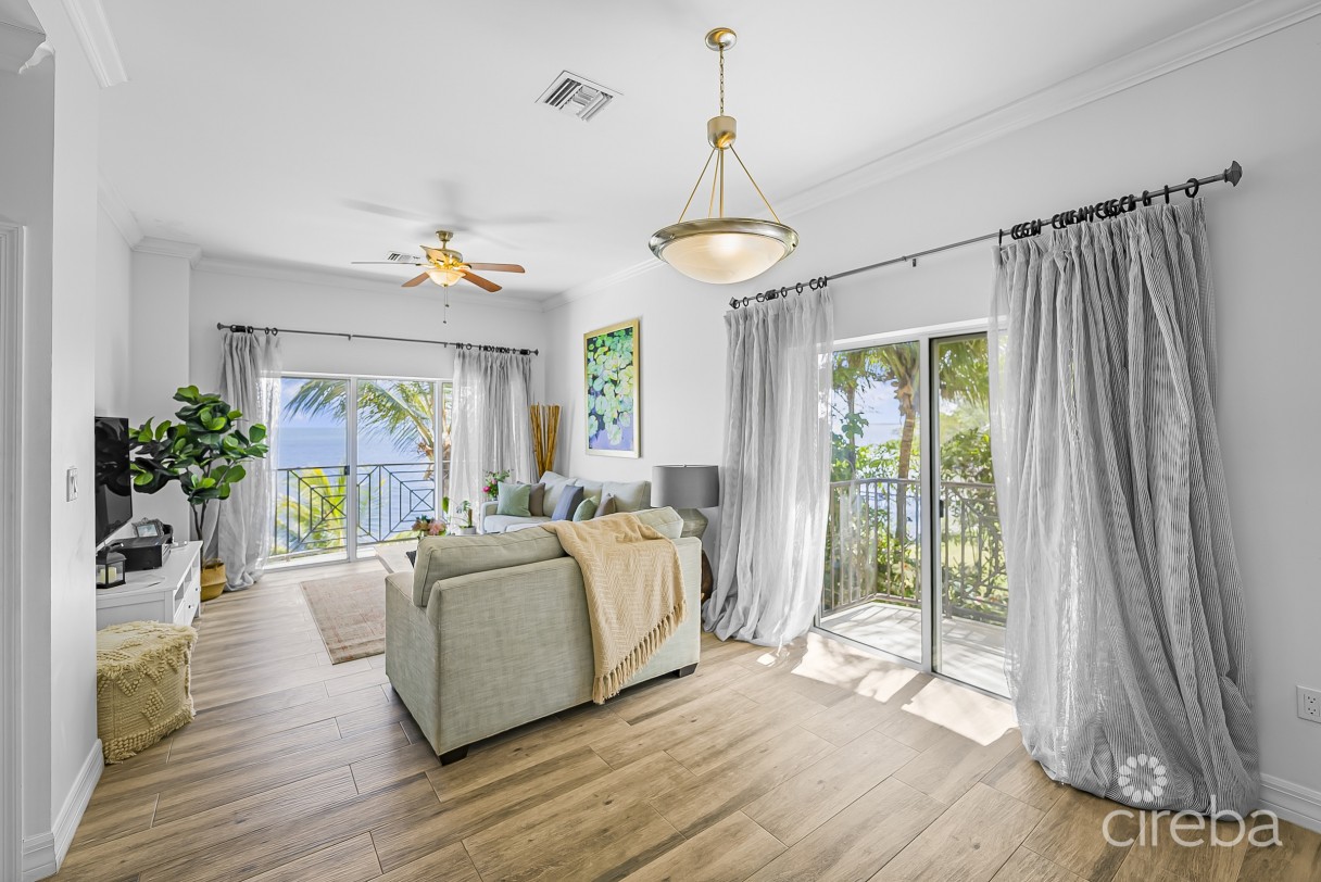 Harbour Point Oceanfront 3 Bed Plus Office - Image 3