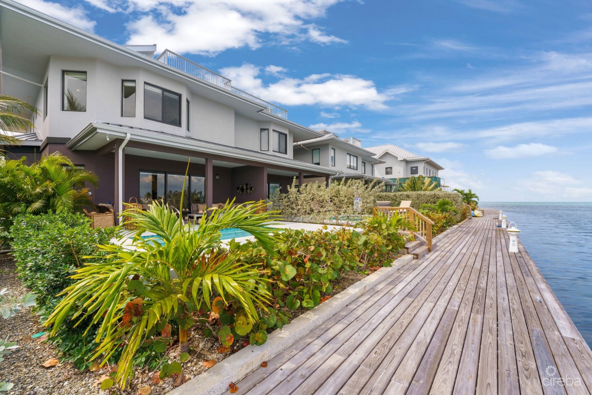 Seahaven Prospect Waterfront 4 Bed Duplex - Air B N B - Image 1