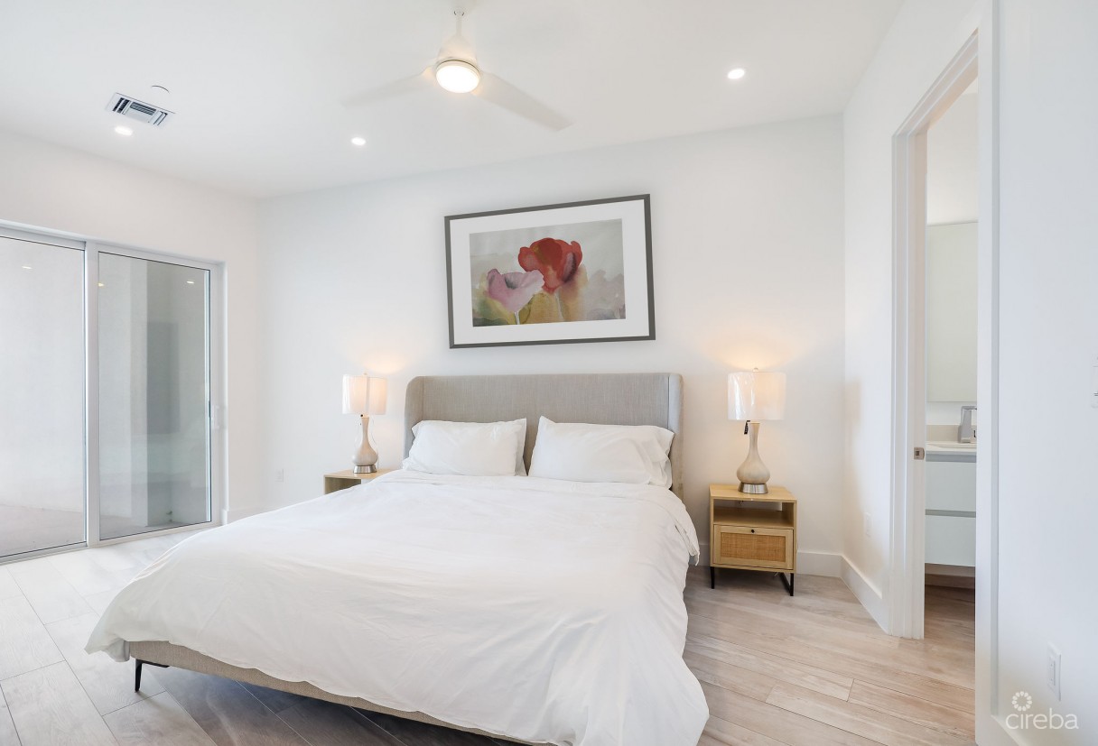 Aura #305 Oceanfront - Image 15