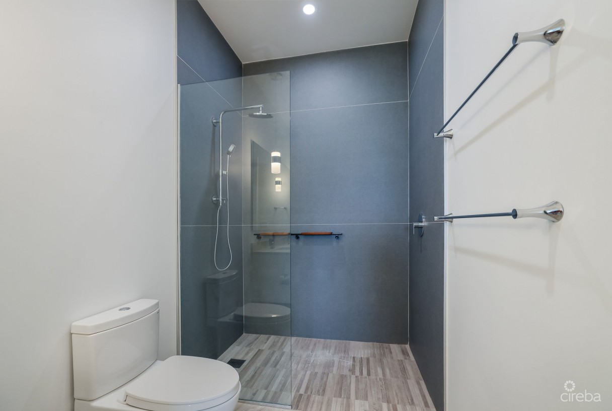 Aura #305 Oceanfront - Image 18