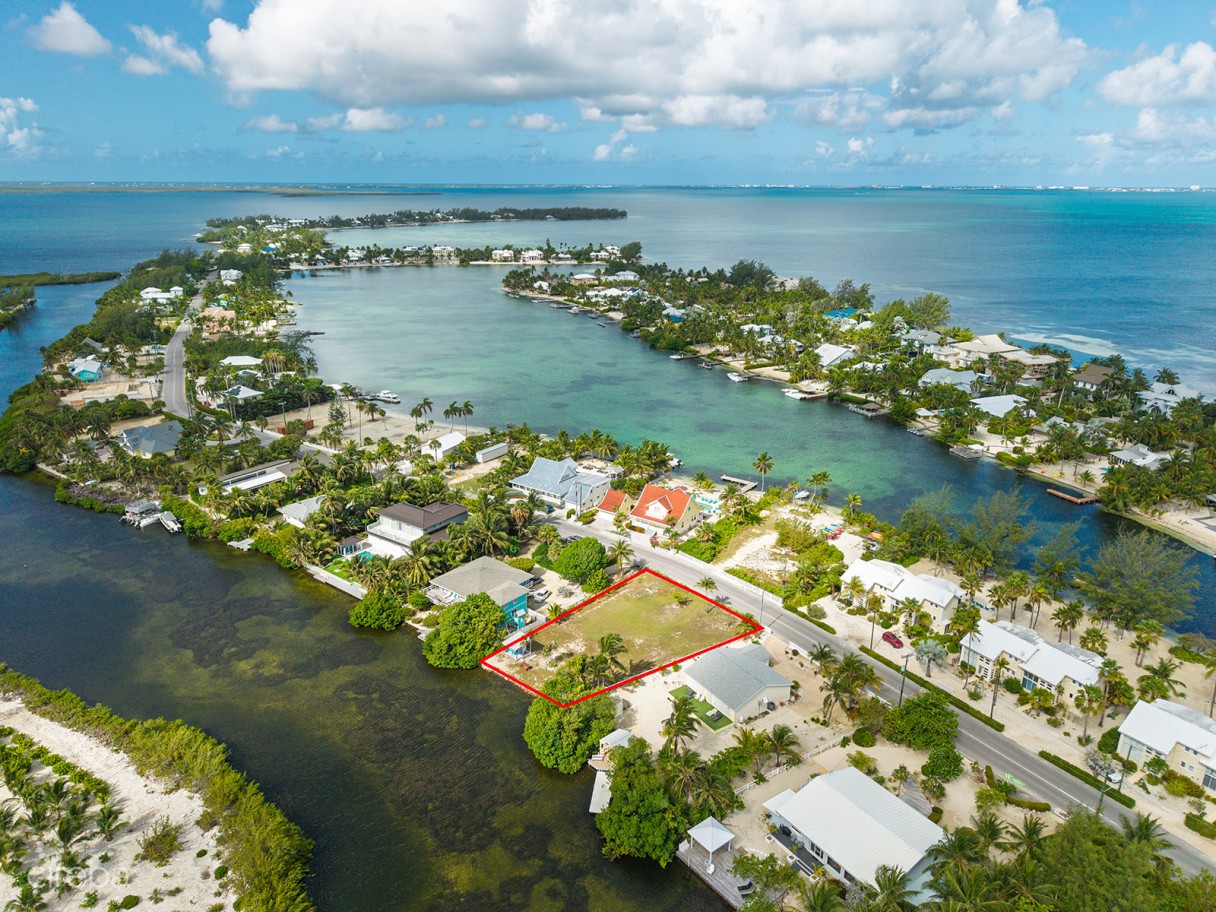 .3147 Canal Front In Rum Point - Image 4