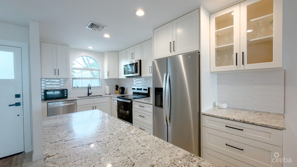 Windsor Village 2 Bed Townhouse - Image 1