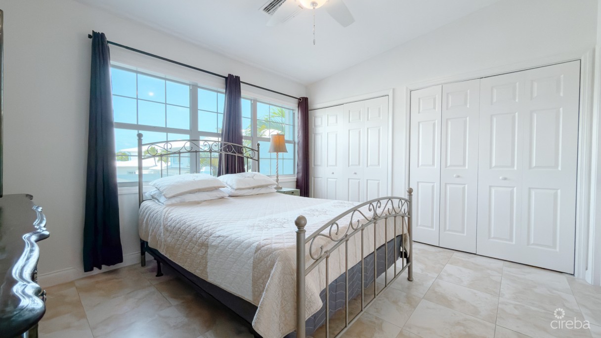 Windsor Village 2 Bed Townhouse - Image 7