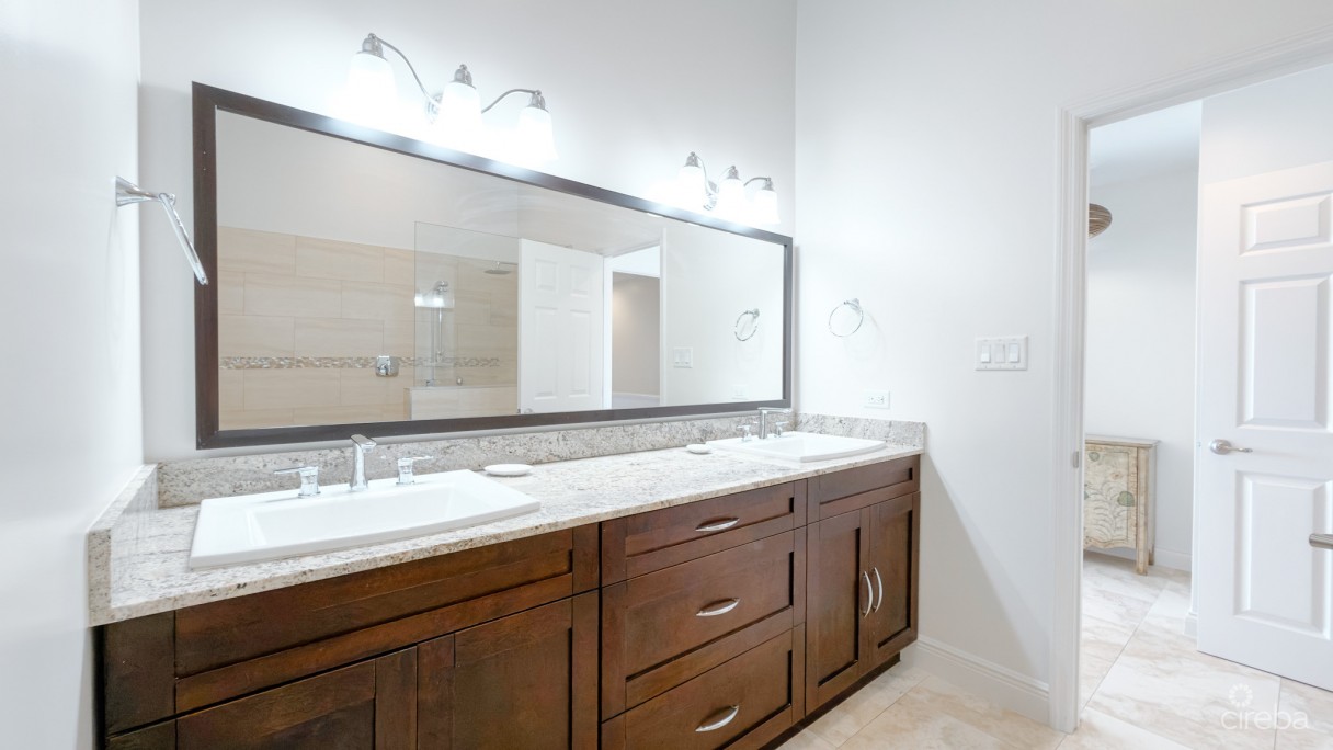 Windsor Village 2 Bed Townhouse - Image 9