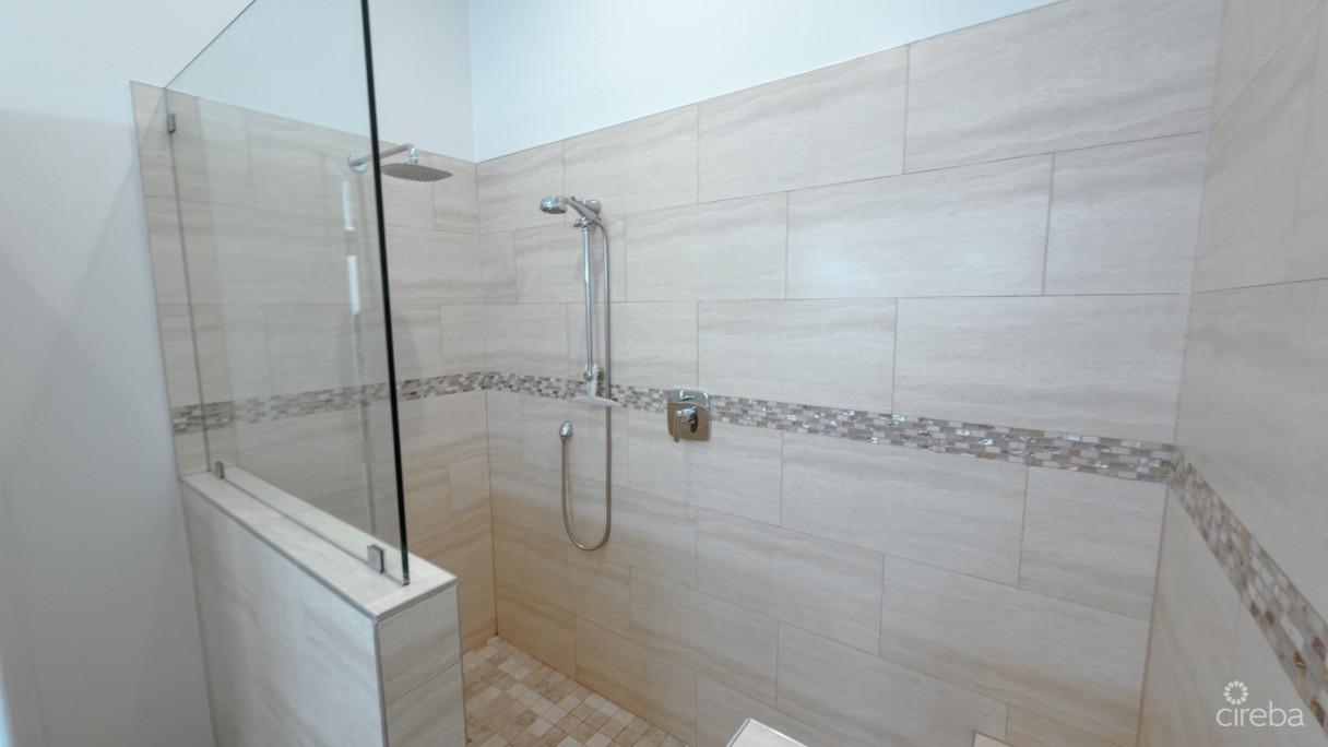Windsor Village 2 Bed Townhouse - Image 10