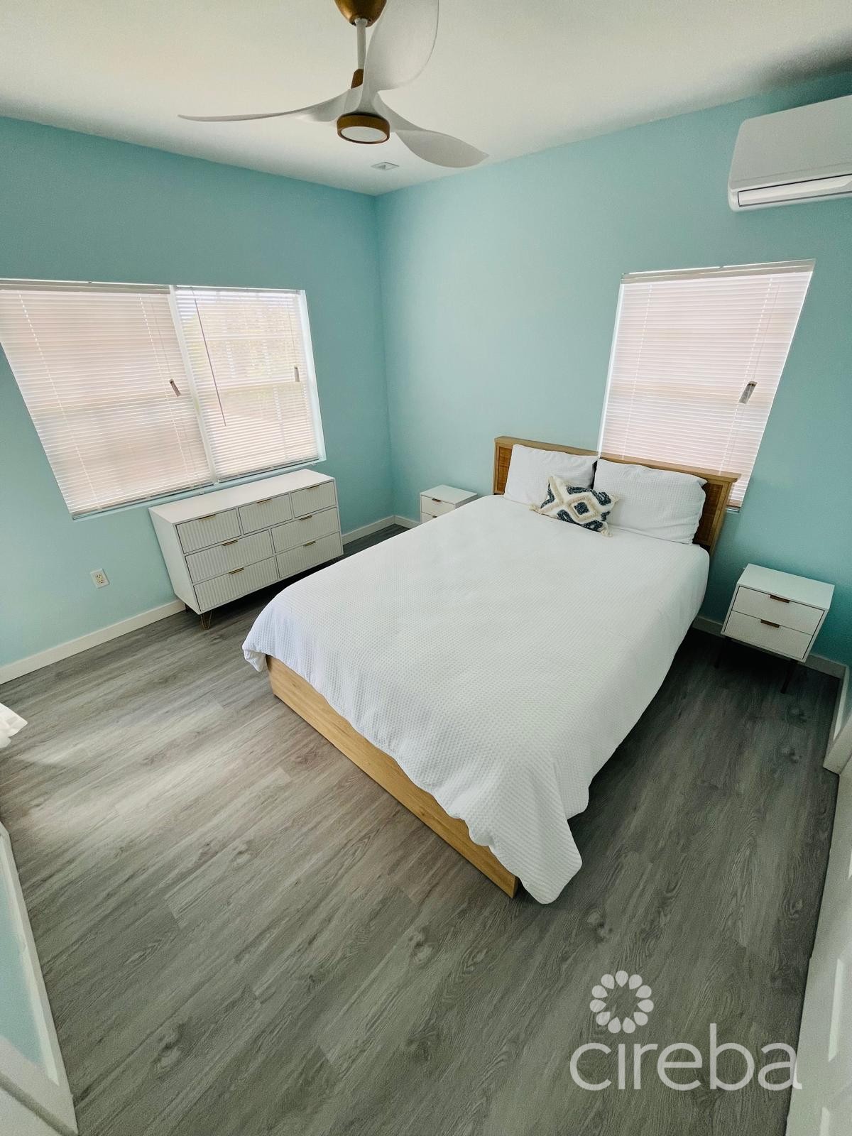 Little Cayman 4 Bedroom Residential Home - Image 8