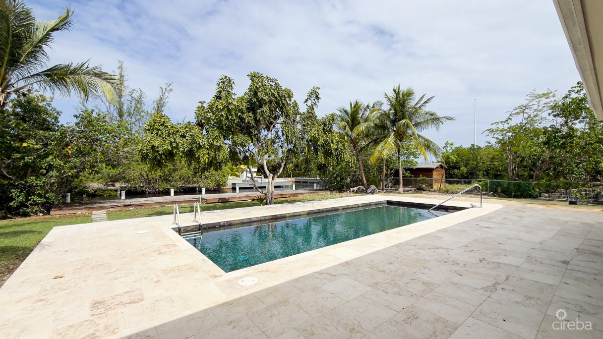 Canal Front Home 3 Bed Prospect - Image 11
