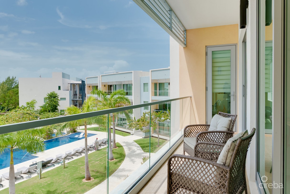 One Canal Point Penthouse With Covered Roof Terrace - Image 4