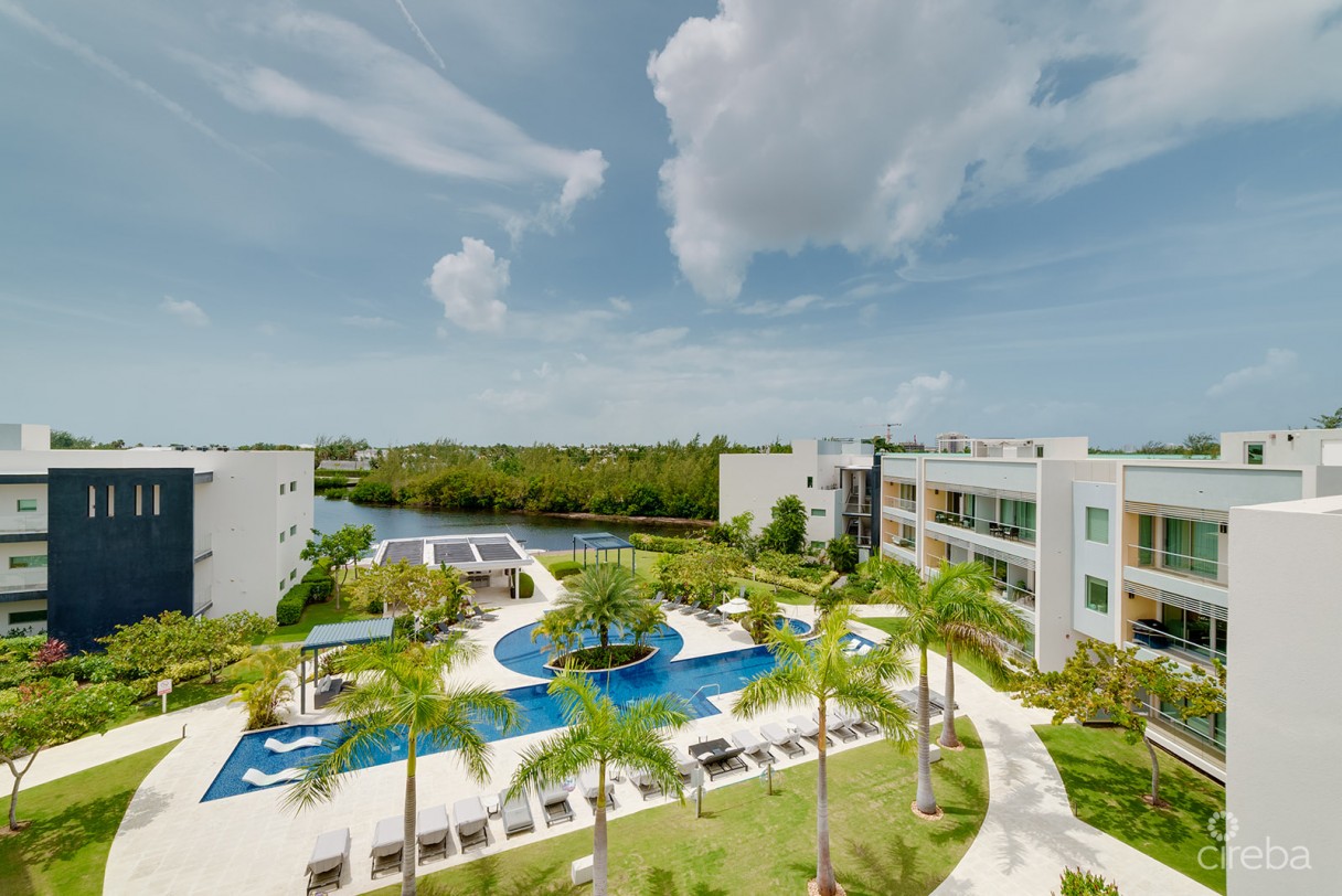 One Canal Point Penthouse With Covered Roof Terrace - Image 1