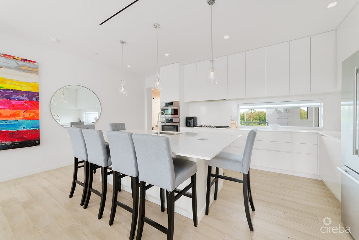 One Canal Point Penthouse With Covered Roof Terrace - Image 8