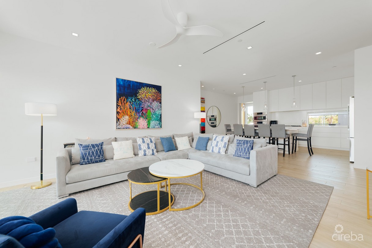 One Canal Point Penthouse With Covered Roof Terrace - Image 9