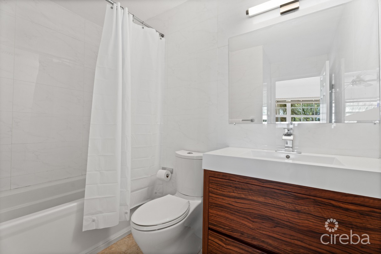 Caribbean Courts 8b, Oceanfront Condo - Image 12