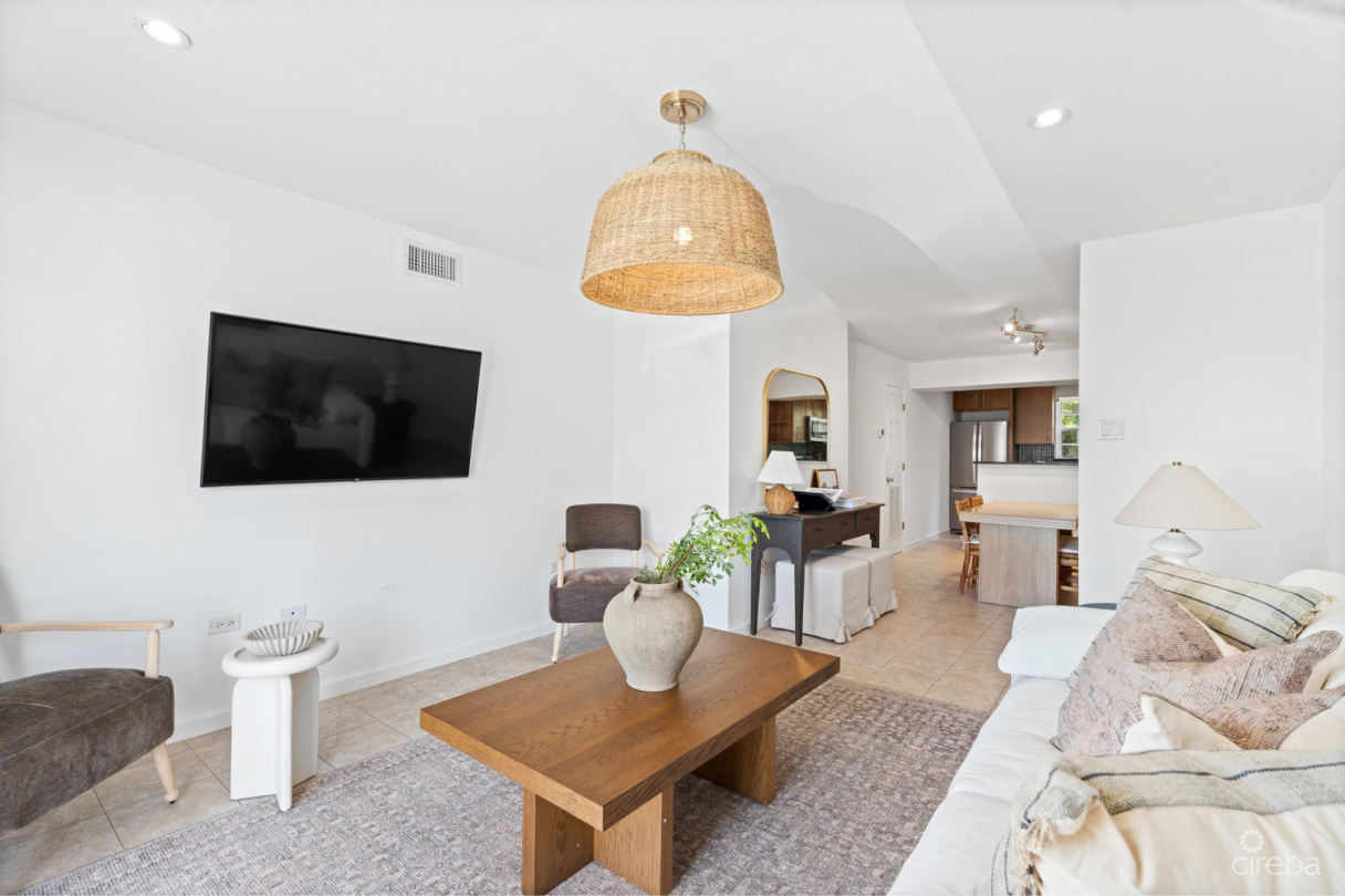 Caribbean Courts 8b, Oceanfront Condo - Image 3