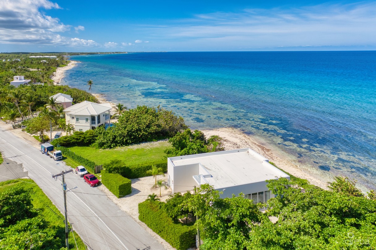 Seaside Hideaway - Fully Renovated Beachfront Gem - Image 20