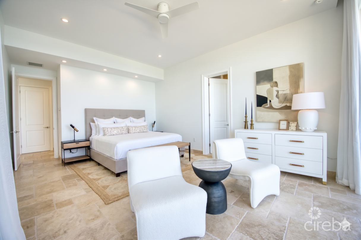 Seaside Hideaway - Fully Renovated Beachfront Gem - Image 10