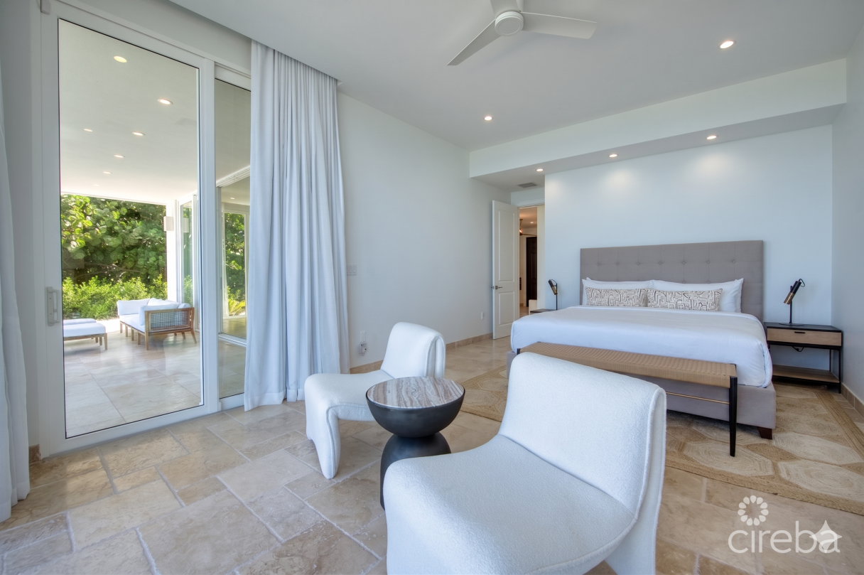 Seaside Hideaway - Fully Renovated Beachfront Gem - Image 9