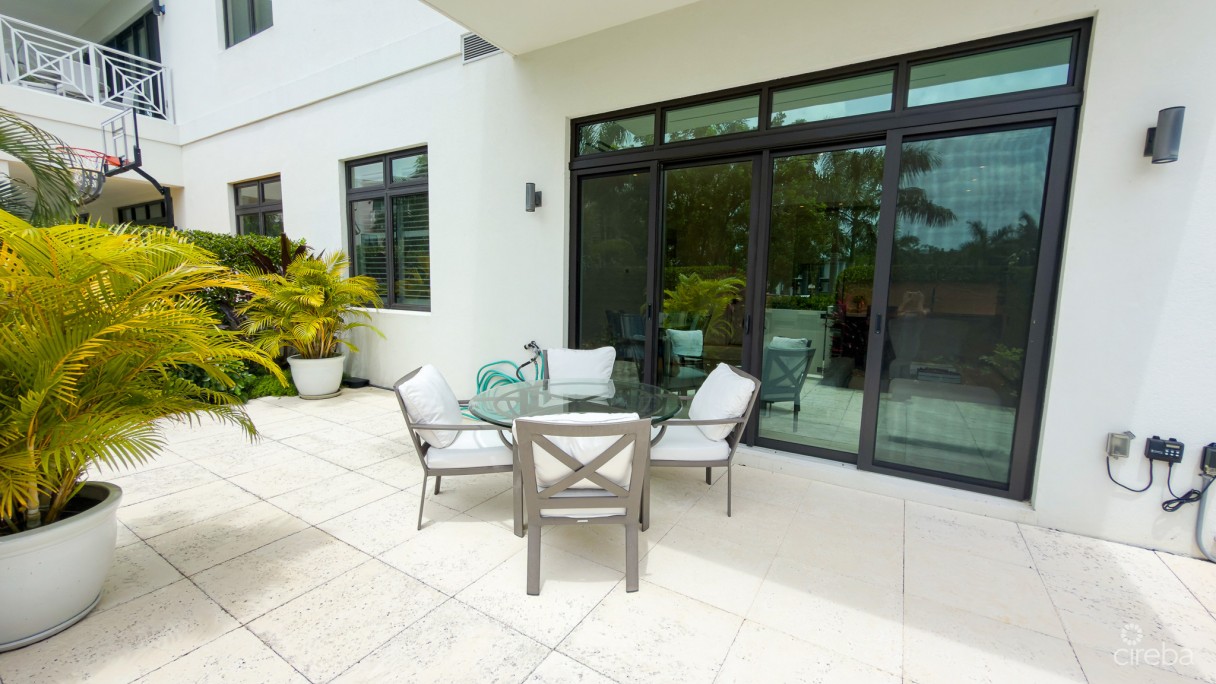 Olea - 2 Bed Corner Condo - Image 11