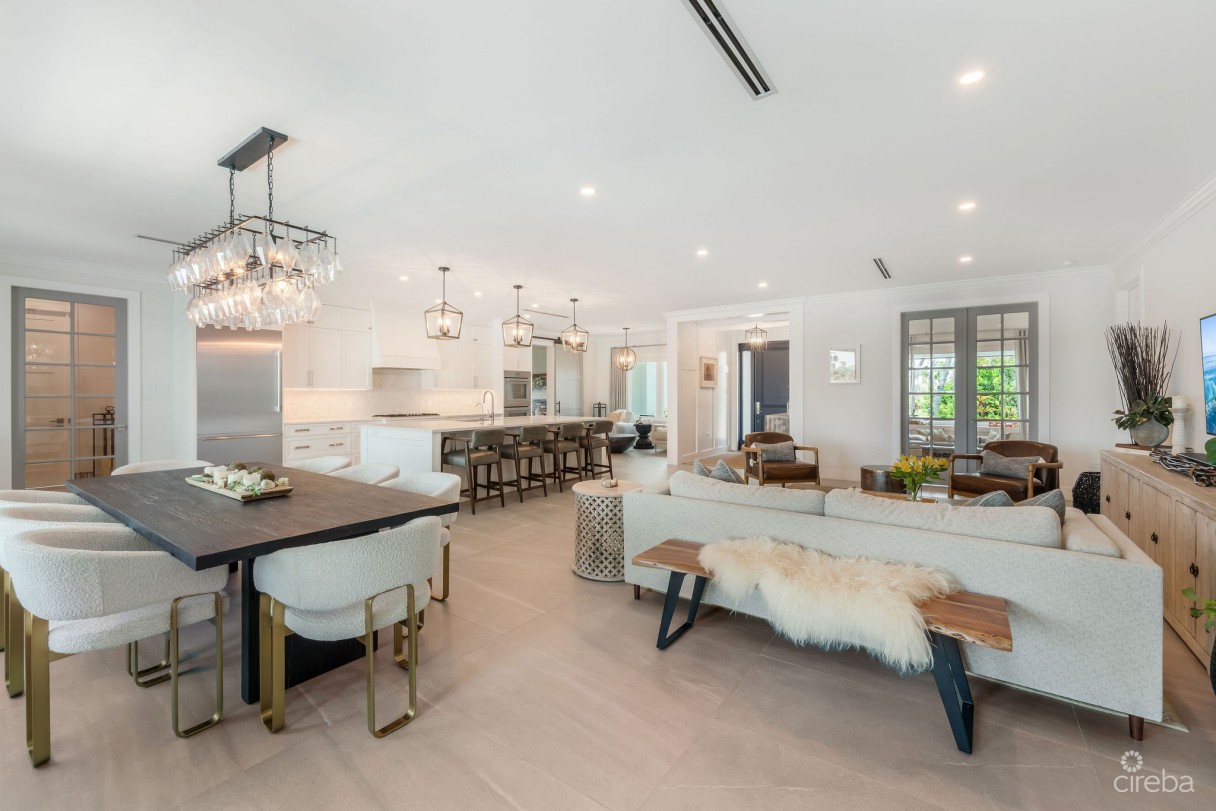 Coconut Cove, The Shores Family Home - Image 1