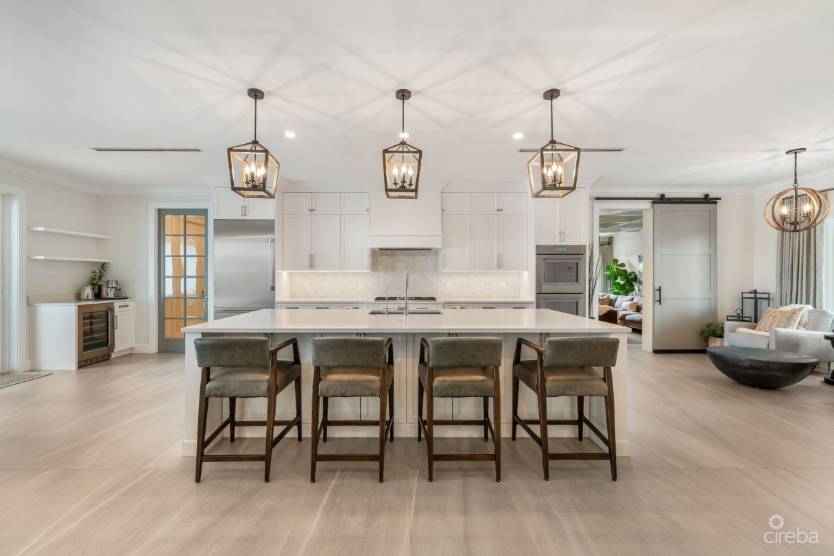 Coconut Cove, The Shores Family Home - Image 2