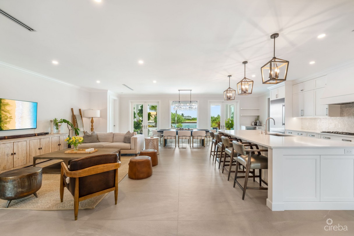 Coconut Cove, The Shores Family Home - Image 3