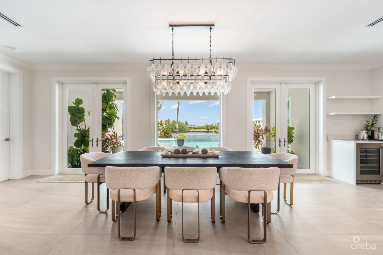 Coconut Cove, The Shores Family Home - Image 4