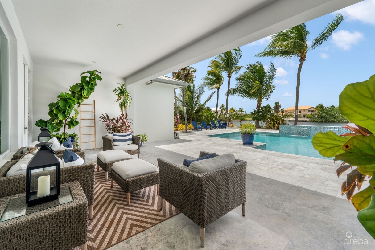 Coconut Cove, The Shores Family Home - Image 5