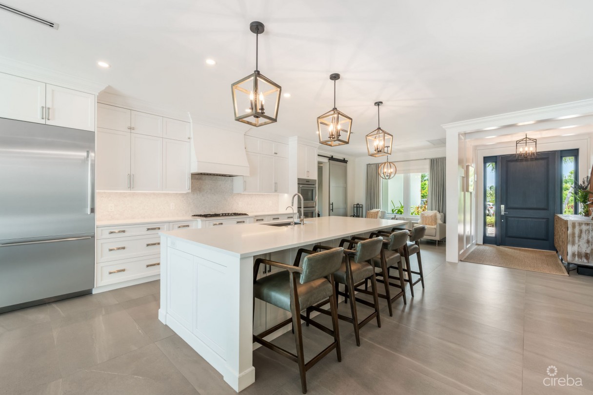 Coconut Cove, The Shores Family Home - Image 8