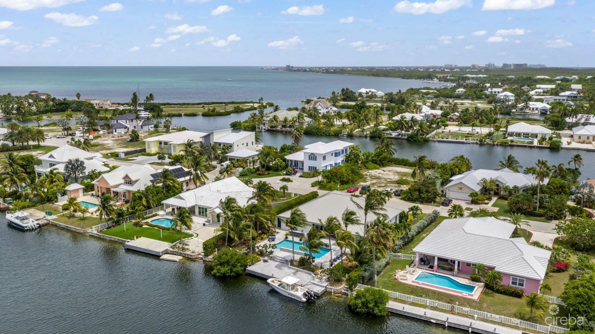 Coconut Cove, The Shores Family Home - Image 22