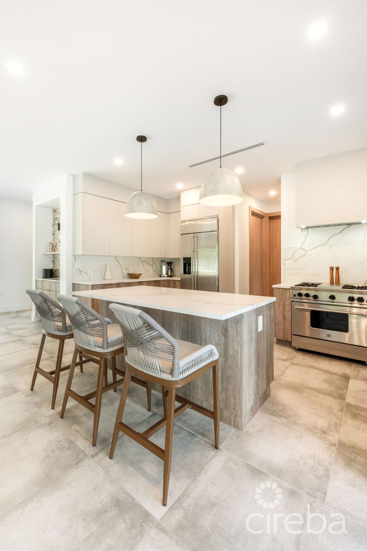 5 Bed Beach Front Estate - Halcyon Point - Image 6