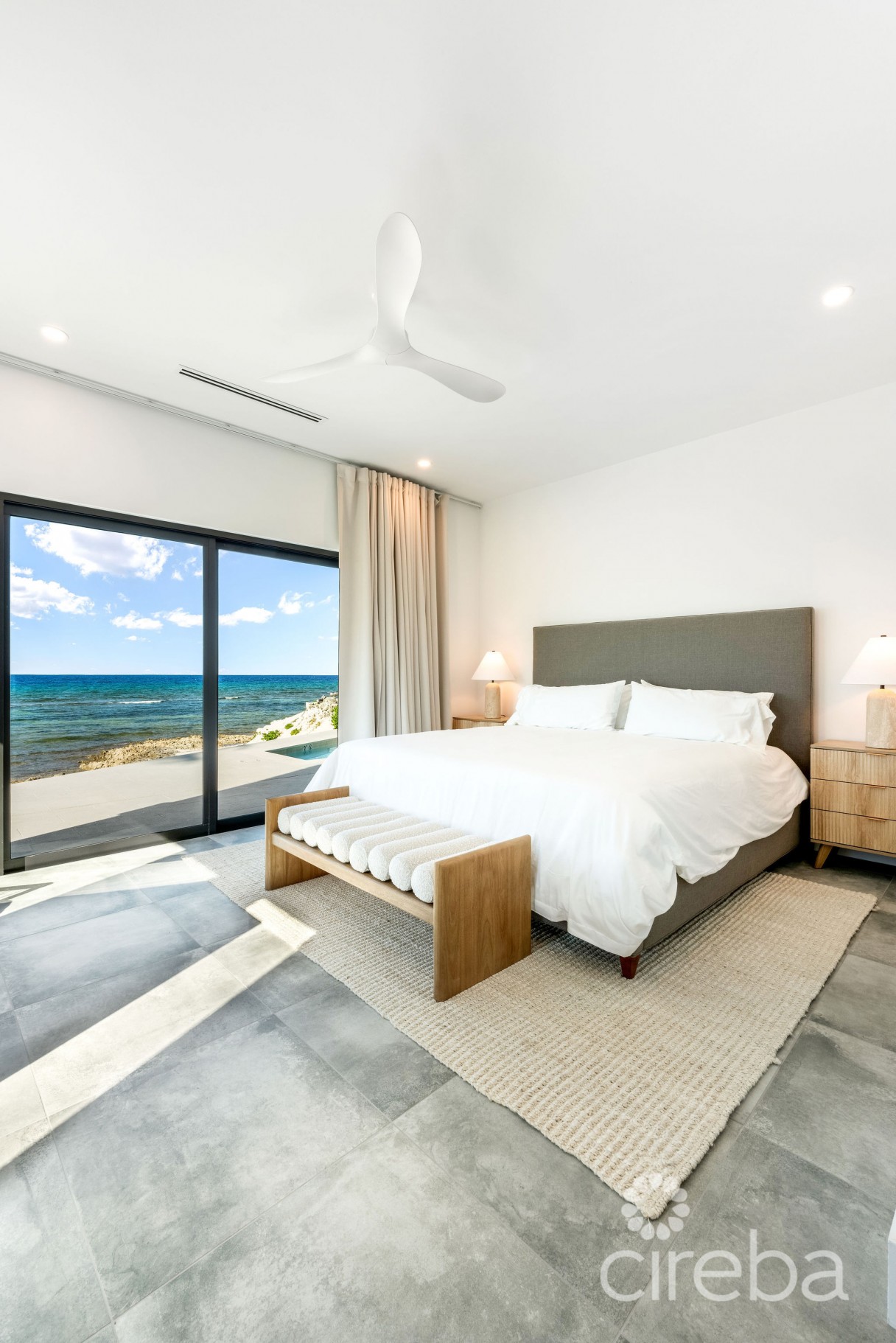 5 Bed Beach Front Estate - Halcyon Point - Image 14