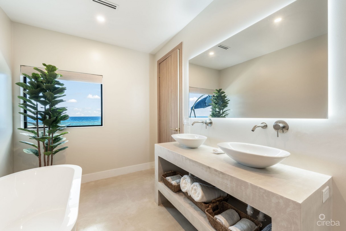 5 Bed Beach Front Estate - Halcyon Point - Image 15