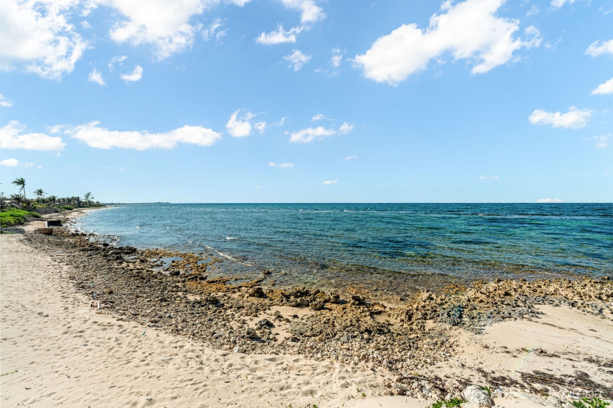 5 Bed Beach Front Estate - Halcyon Point - Image 18