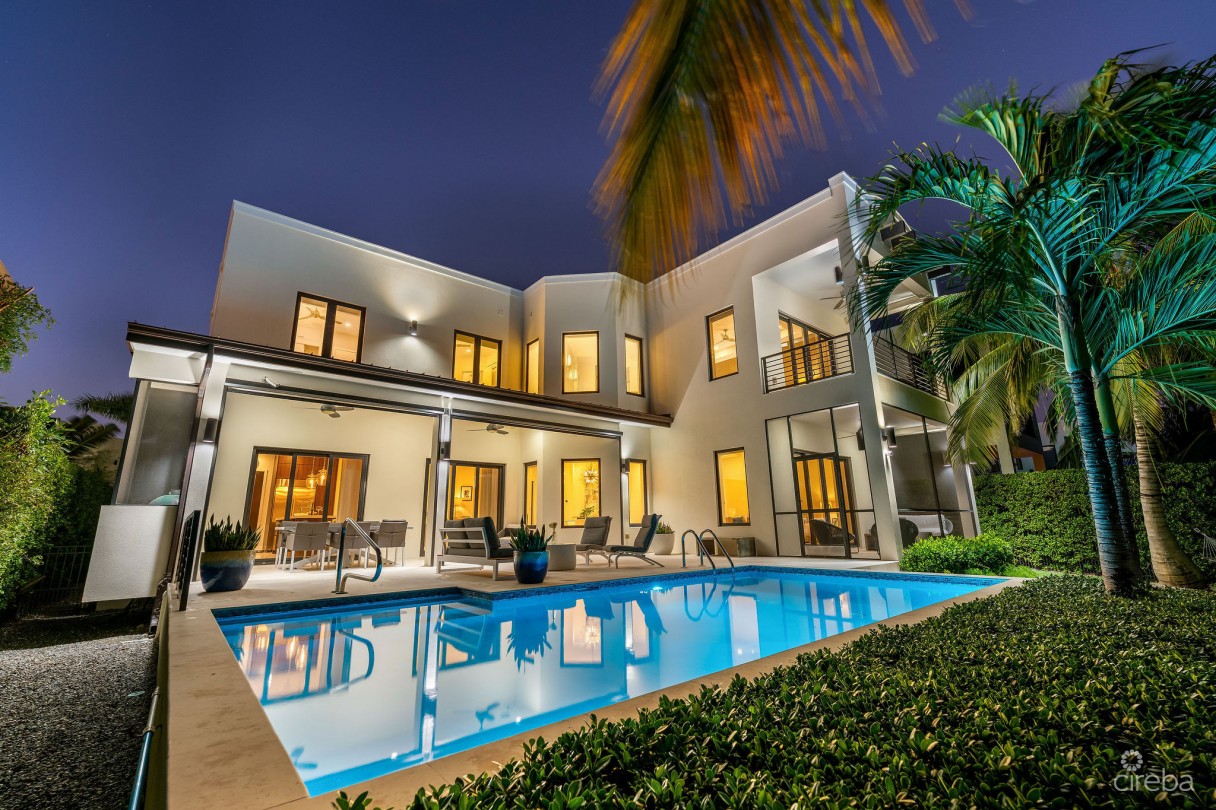 Cypress Pointe North Stand Alone Residence In  Crystal Harbour - Image 2