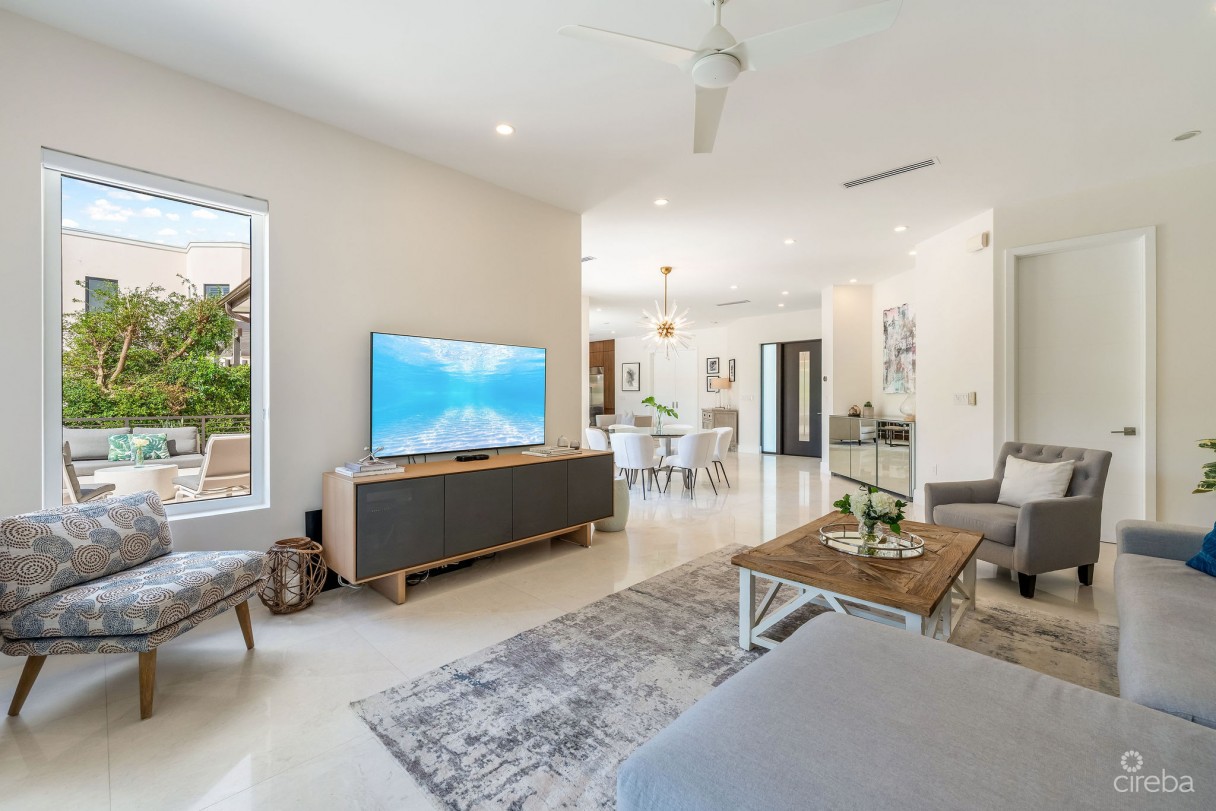 Cypress Pointe North Stand Alone Residence In  Crystal Harbour - Image 9