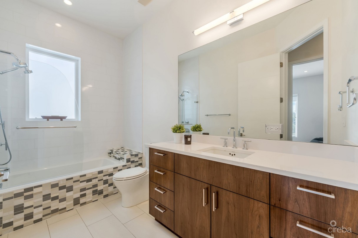 Cypress Pointe North Stand Alone Residence In  Crystal Harbour - Image 22