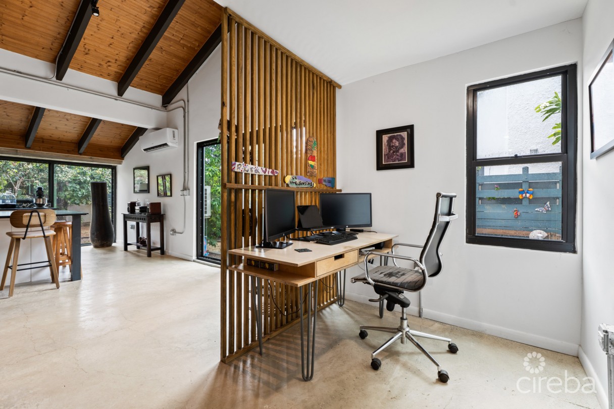 Pura Vida, South Sound Home - Image 11
