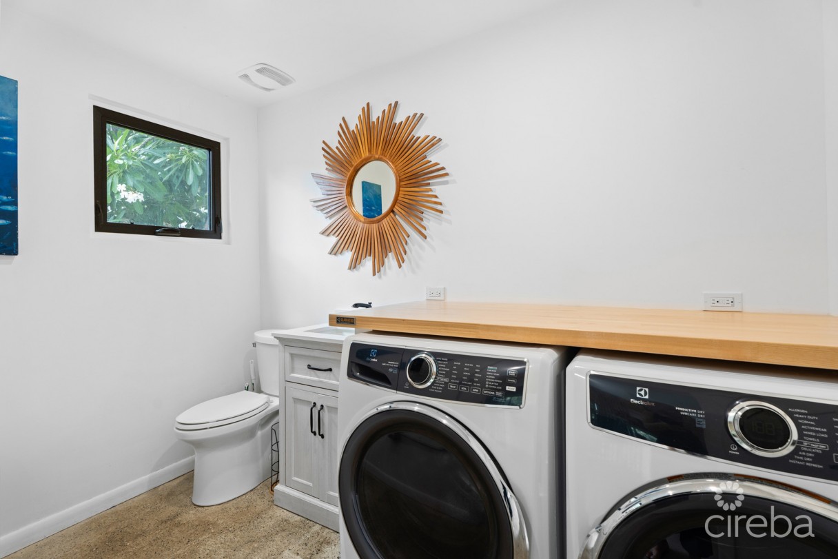 Pura Vida, South Sound Home - Image 13