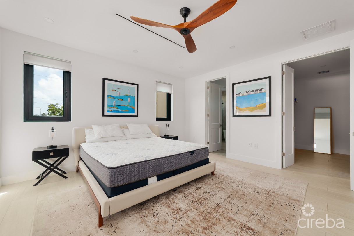 Beautiful South Sound Duplex With Pool - Image 9