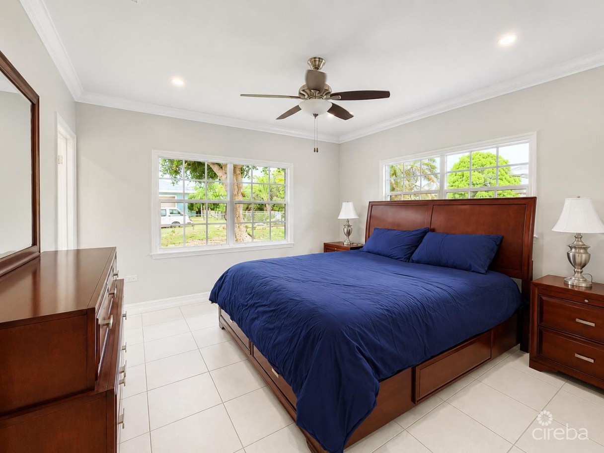 Savannah Meadows -beautifully Renovated Family Home - Image 5
