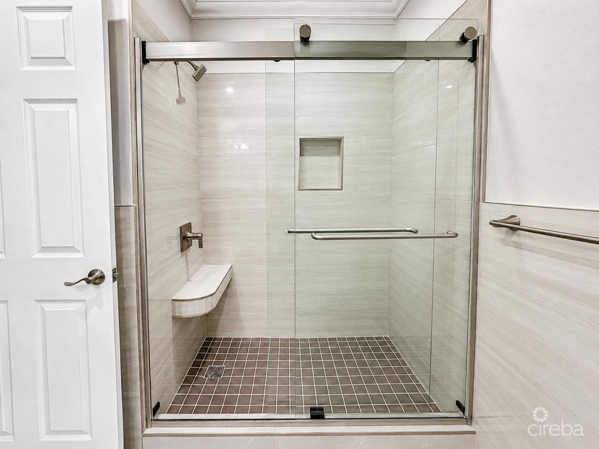 Savannah Meadows -beautifully Renovated Family Home - Image 6