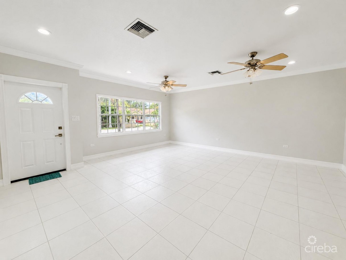 Savannah Meadows -beautifully Renovated Family Home - Image 3